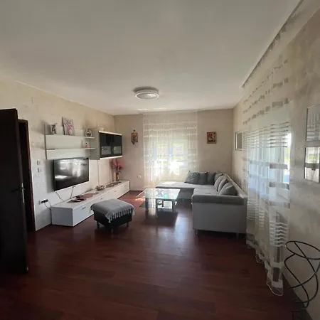 Fm Apartment *